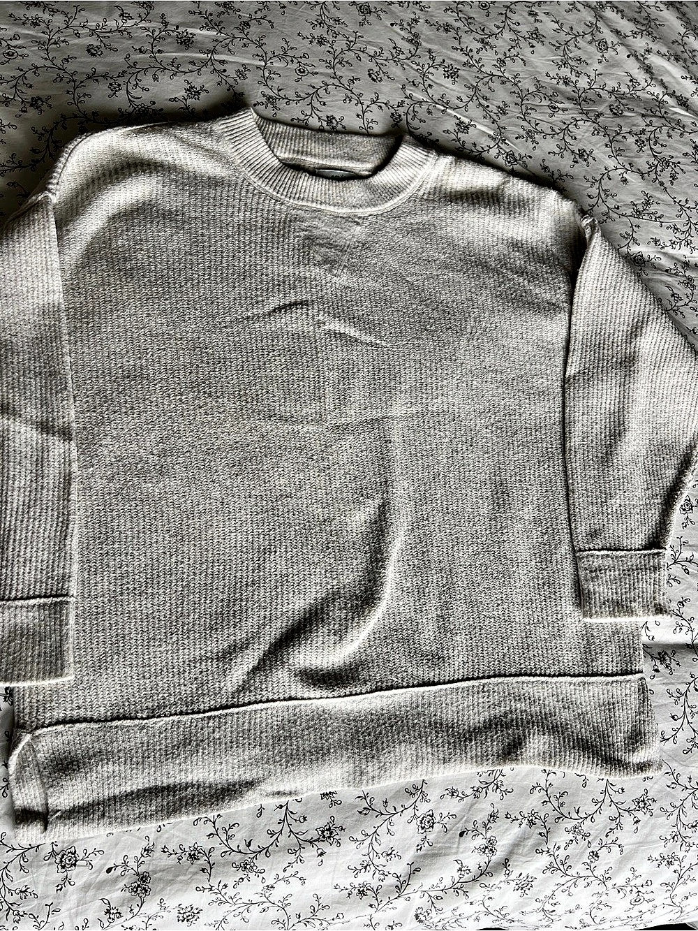 aerie Crewneck Sweater in Cream Size Small